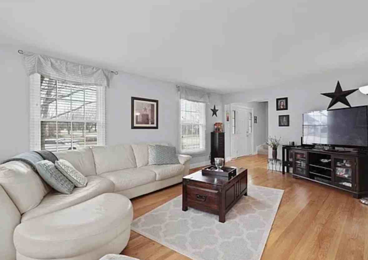 2205 S Bradford Dr #NA - Photo 3 of 17