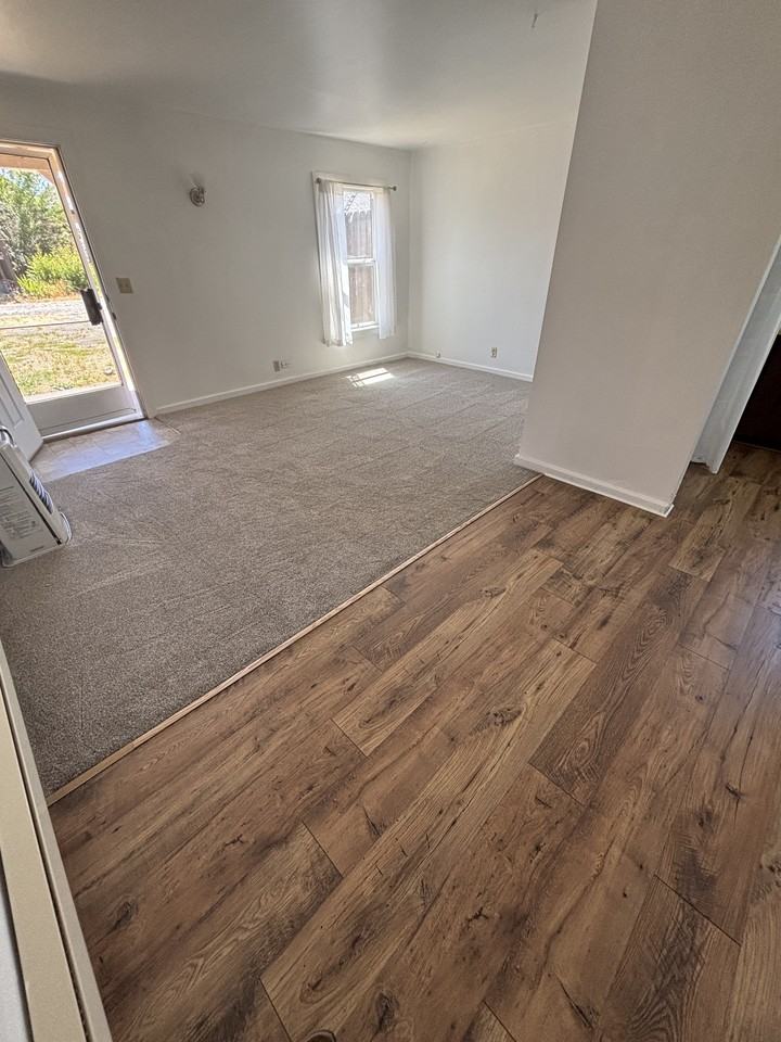 2364 Redwood Ave #NA - Photo 2 of 5