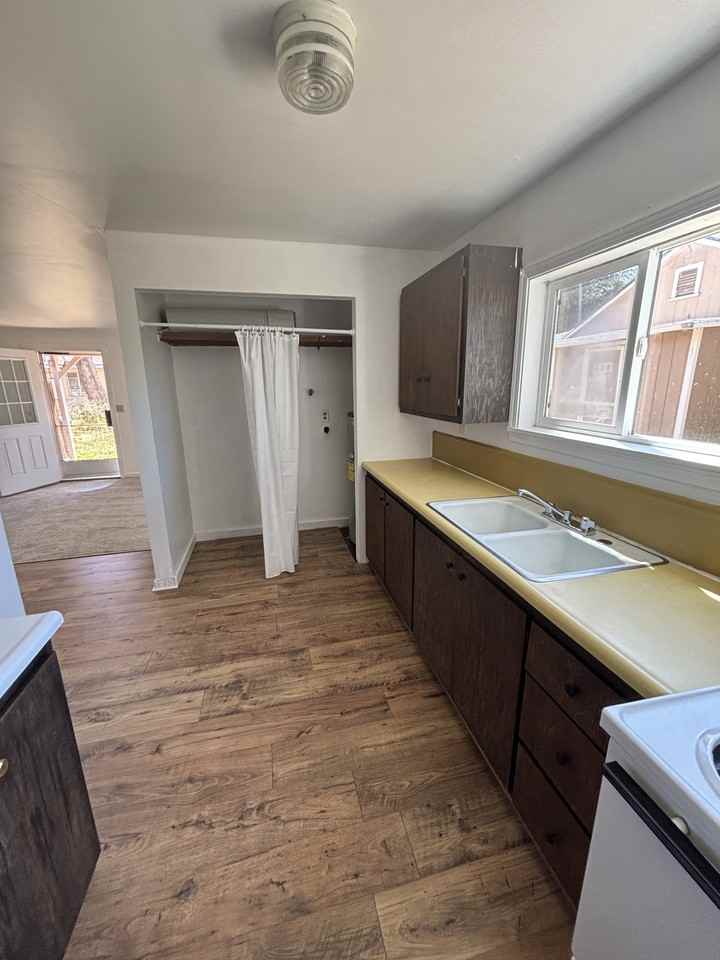 2364 Redwood Ave #NA - Photo 5 of 5