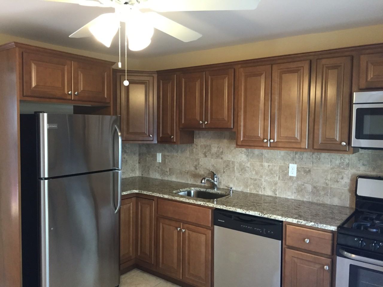 35 Lathrop Ave #3 - Photo 4 of 6