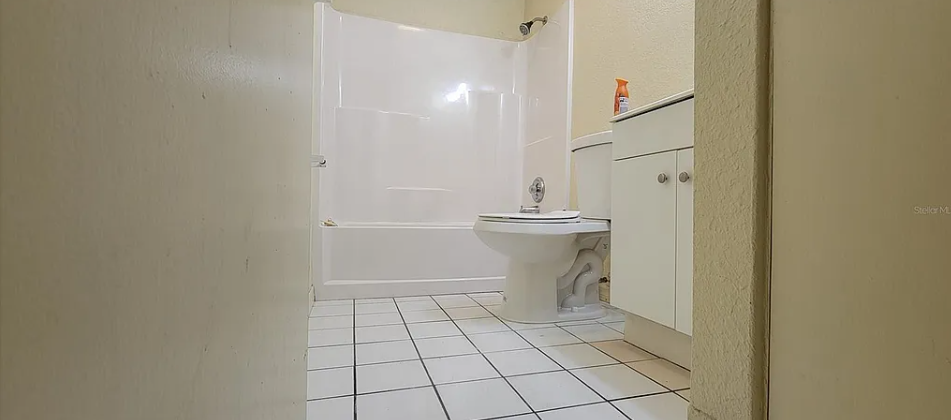 2483 Lakeshore Cir #2483 - Photo 7 of 12