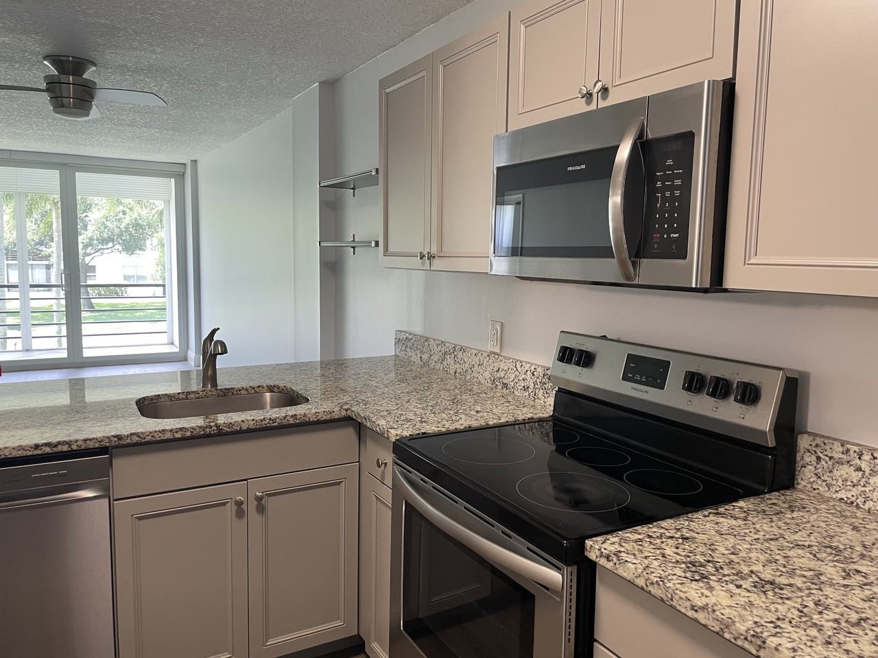 114 Royal Park Dr #2A - Photo 6 of 16