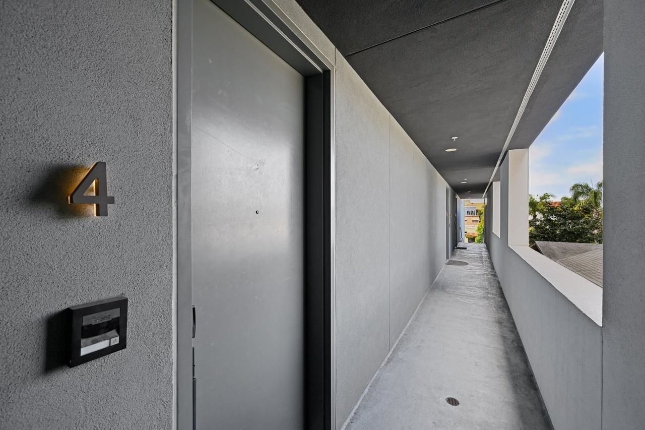 4079 1st Ave #4 - Photo 4 of 39