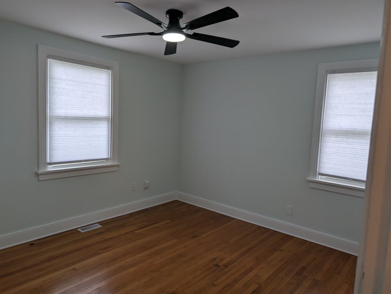 2105 Clarke St #NA - Photo 3 of 12