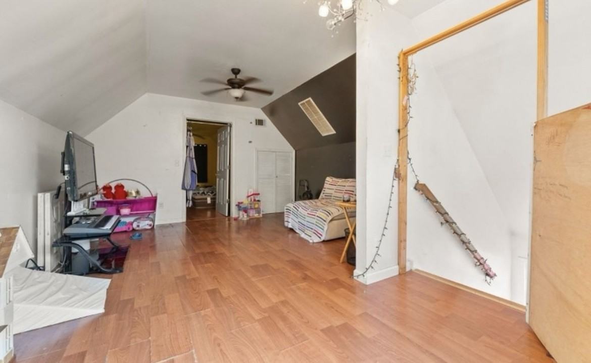 1024 E Blancke St #FL2 - Photo 3 of 11