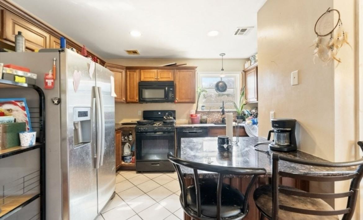 1024 E Blancke St #FL2 - Photo 4 of 11