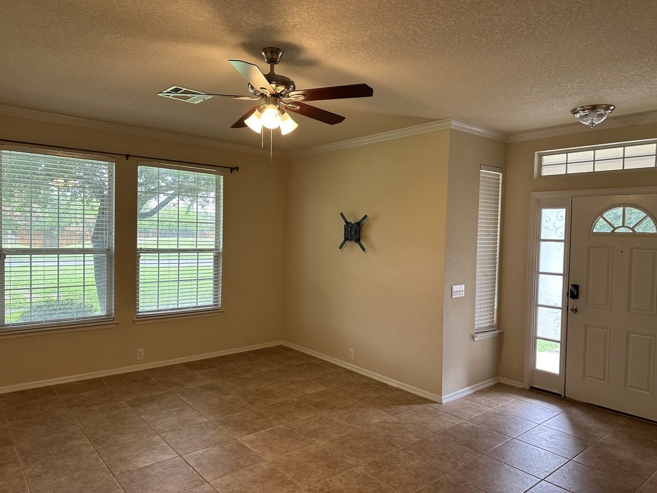 2502 Grayson Way #2502 - Photo 3 of 10