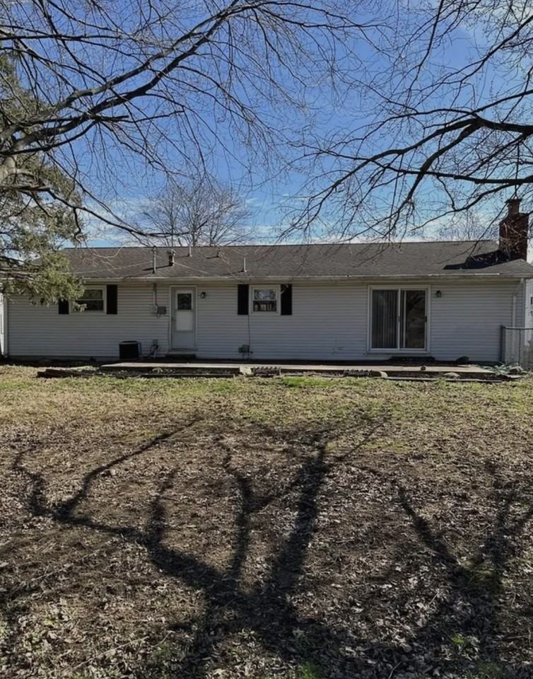 142 Essex Rd #NA - Photo 3 of 14