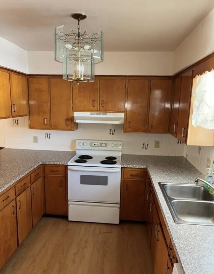 142 Essex Rd #NA - Photo 5 of 14