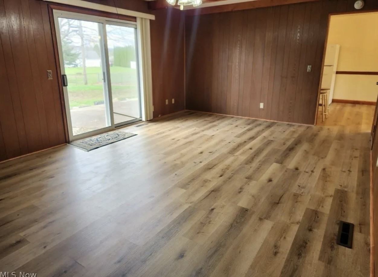 142 Essex Rd #NA - Photo 7 of 14