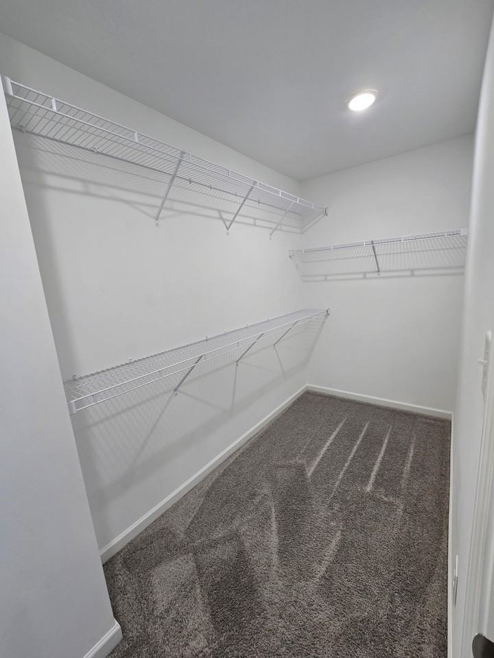 1601 Mount Rainer Dr #NA - Photo 4 of 24