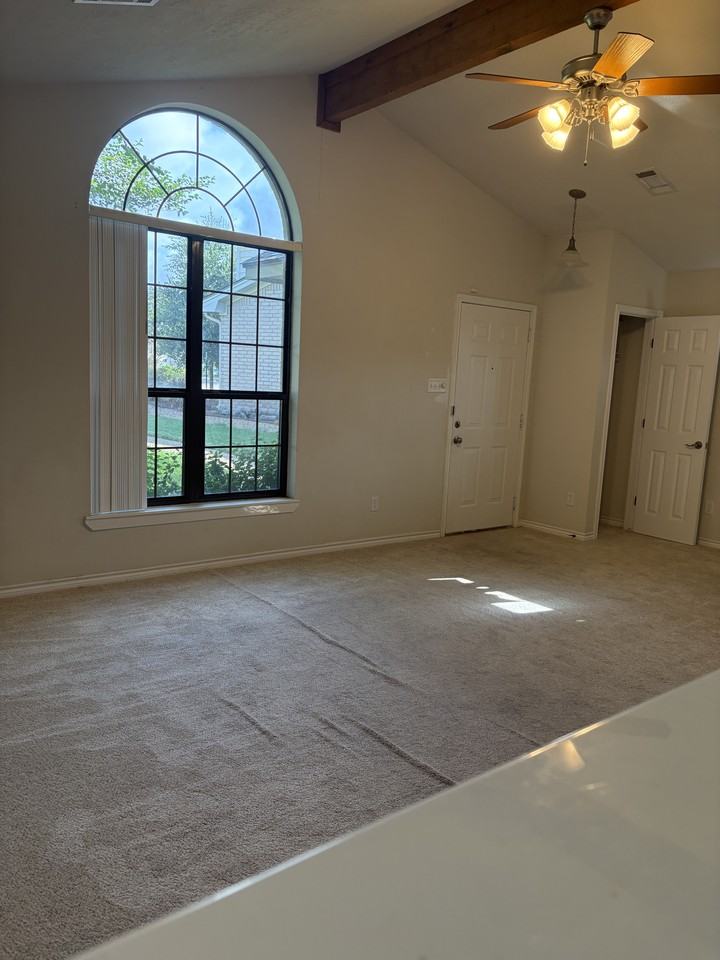 1816 Brothers Blvd #10 - Photo 5 of 29