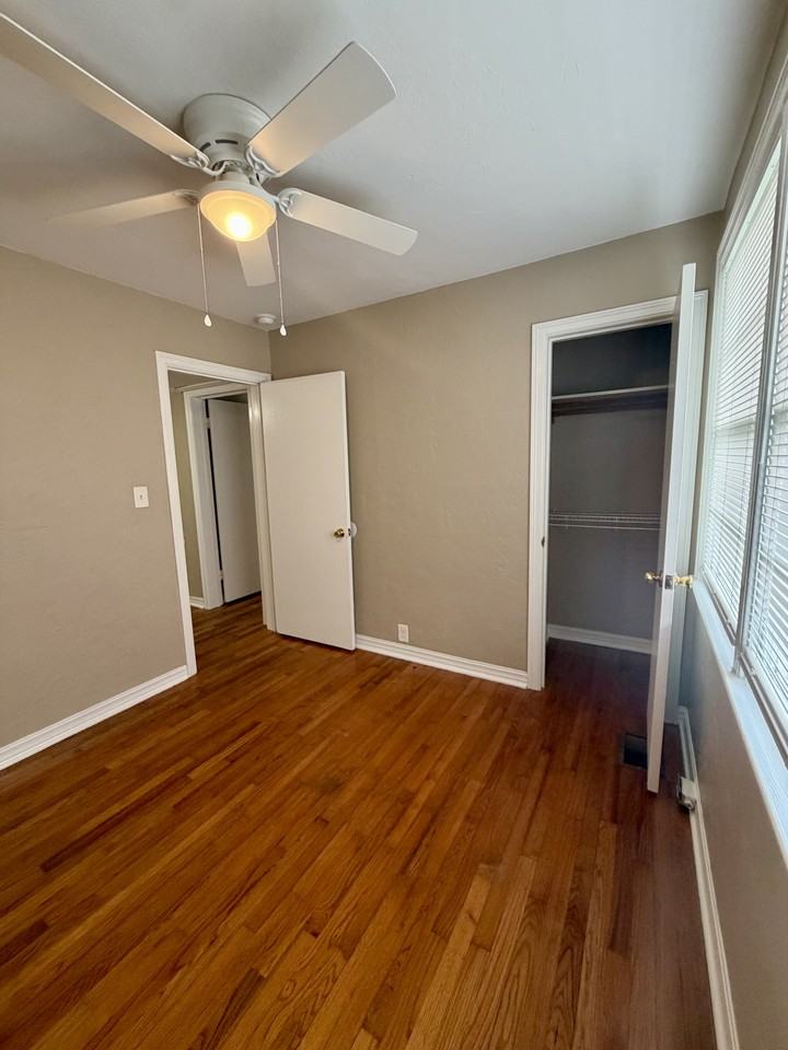 604 N Moore St #NA - Photo 7 of 16