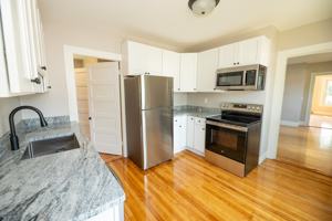 featured image of 14 Winter St #14