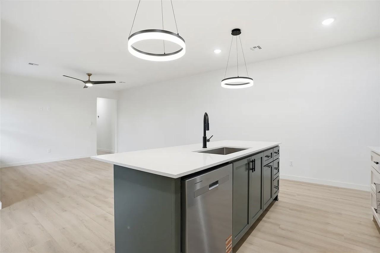 1435 N Main St #NA - Photo 5 of 42