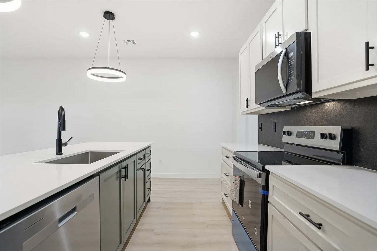 1435 N Main St #NA - Photo 6 of 42