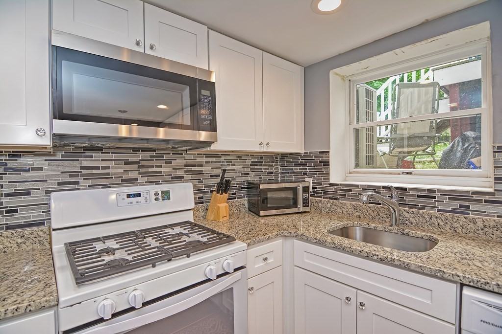 153 Bigelow St #1 - Photo 4 of 14
