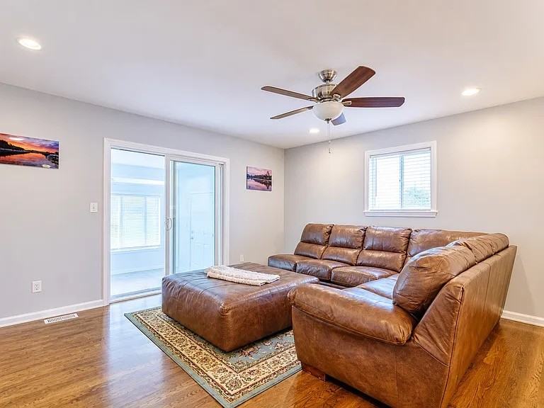 5511 Staunton Ave Se #NA - Photo 4 of 12