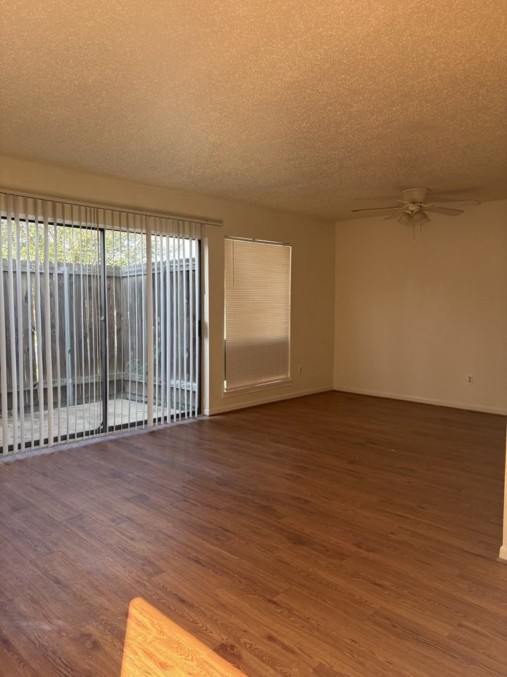 1805 Potomac Pl #C - Photo 2 of 11