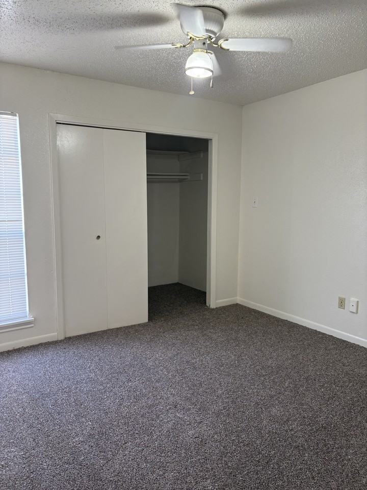1805 Potomac Pl #C - Photo 7 of 11