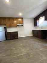 107 W Groves St #5 - Photo 1 of 1