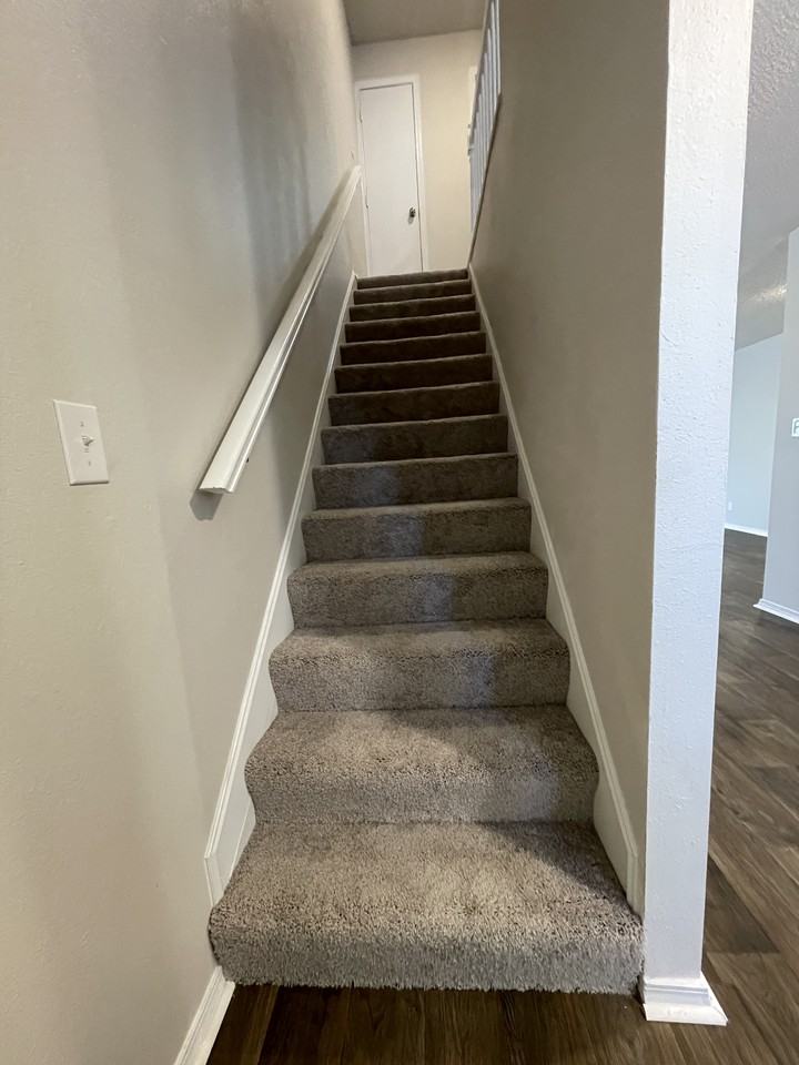 107 W Groves St #5 - Photo 5 of 10