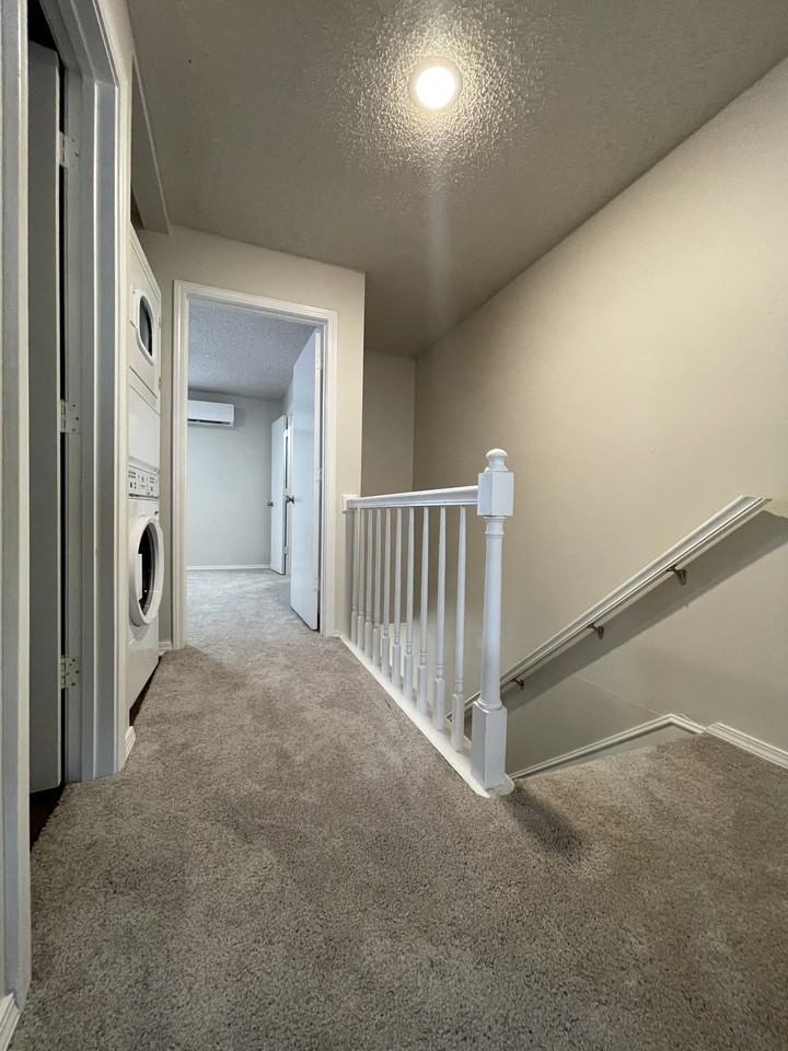 107 W Groves St #5 - Photo 6 of 10