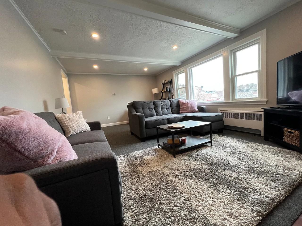 15 Surrey St #2 - Photo 2 of 11
