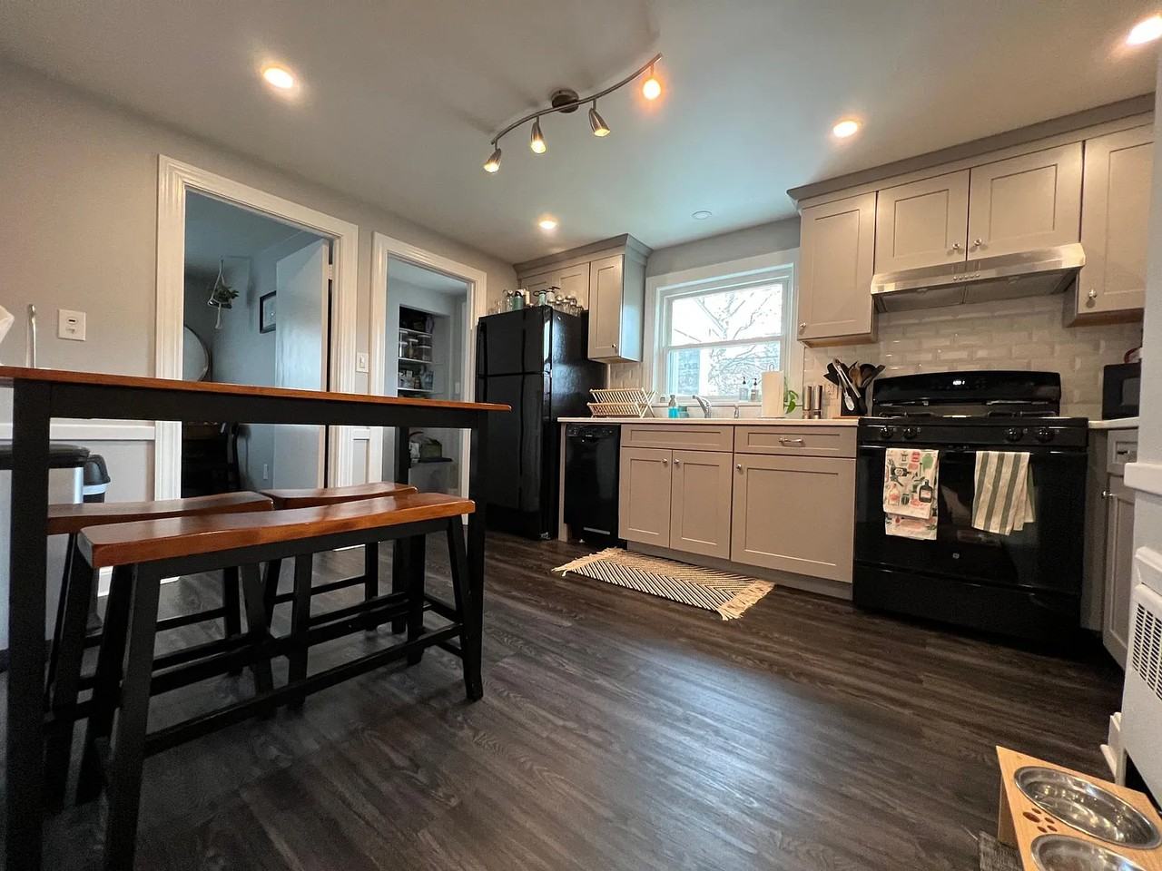 15 Surrey St #2 - Photo 3 of 11