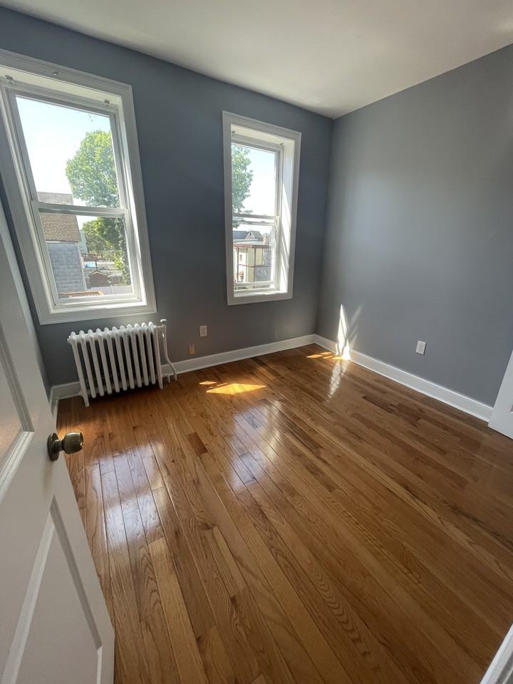 403 Avenue C #7 - Photo 5 of 8