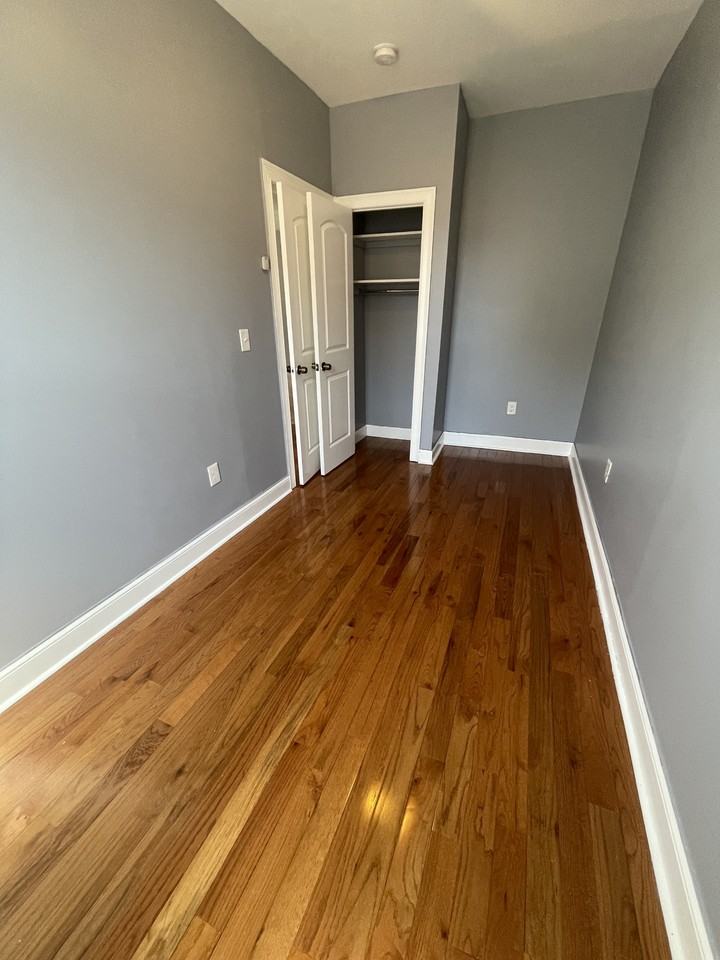 403 Avenue C #7 - Photo 7 of 8