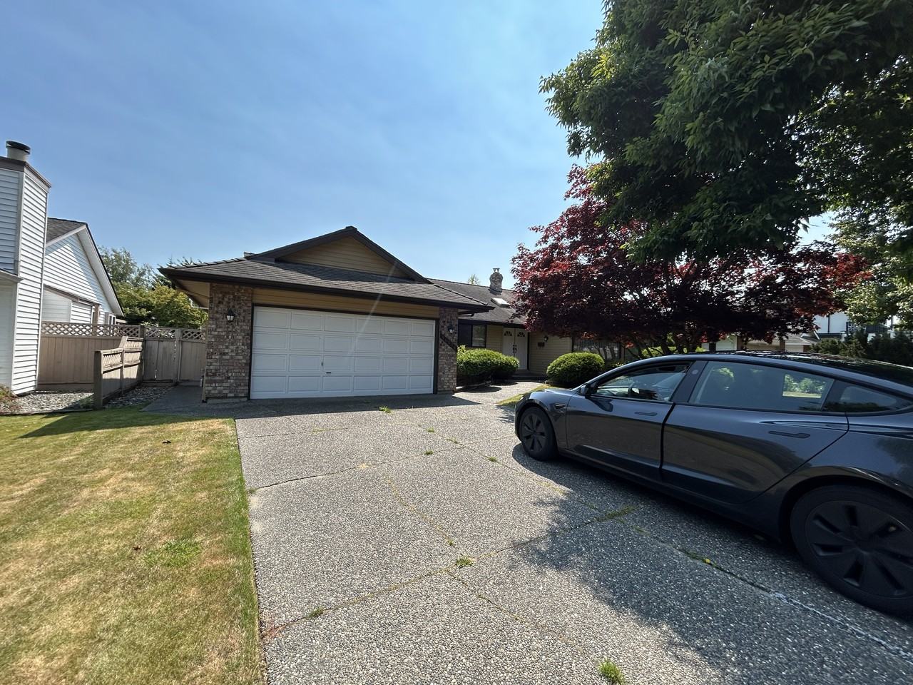 14076 19A Avenue - Photo 4 of 16