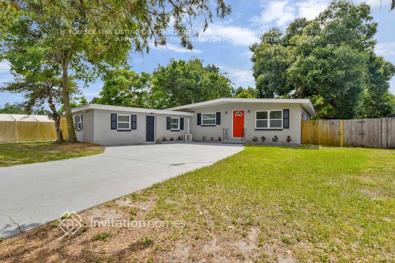 1726 Diamond Dr - Photo 3 of 30