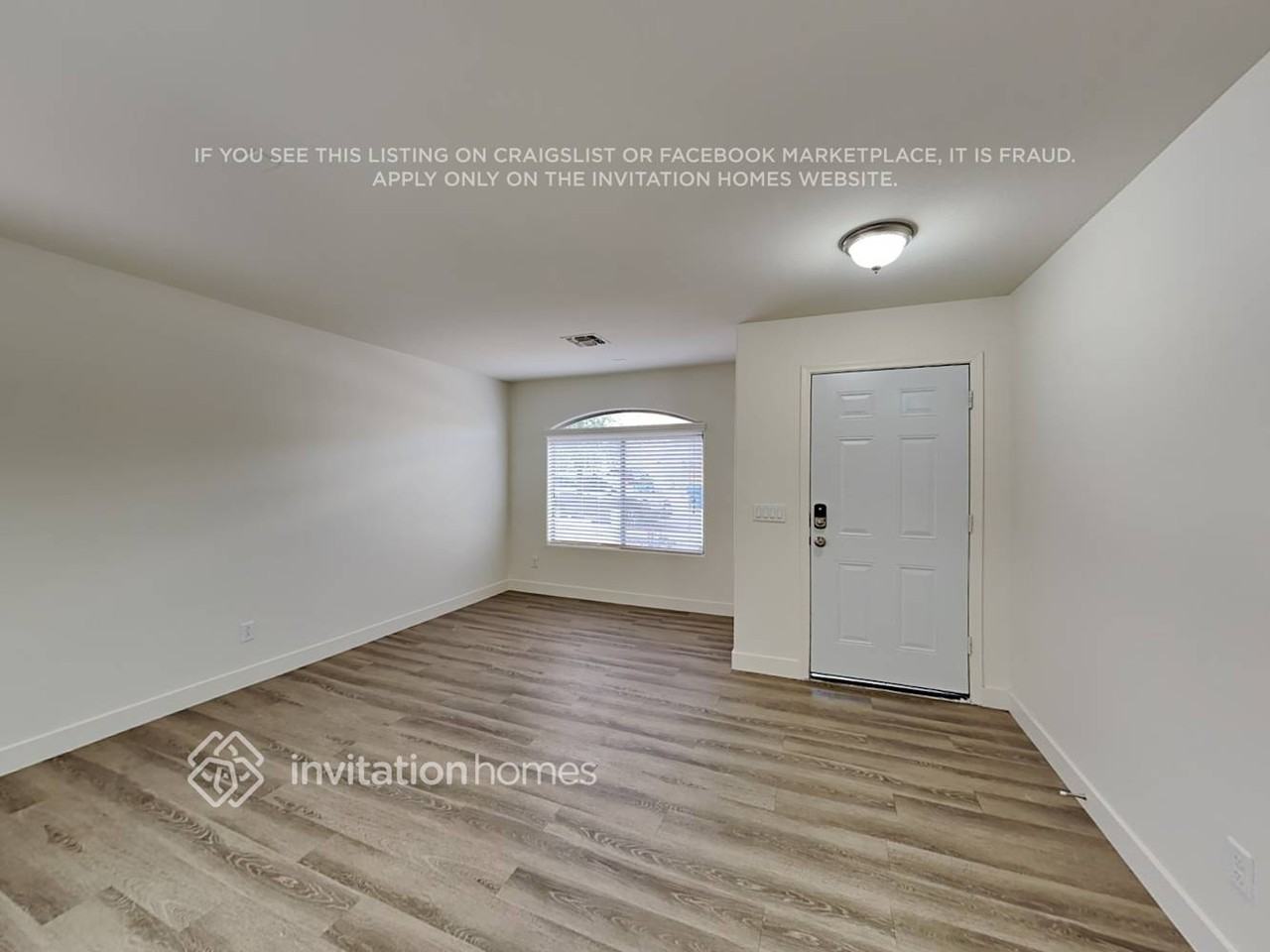 13737 W Solano Dr - Photo 4 of 18