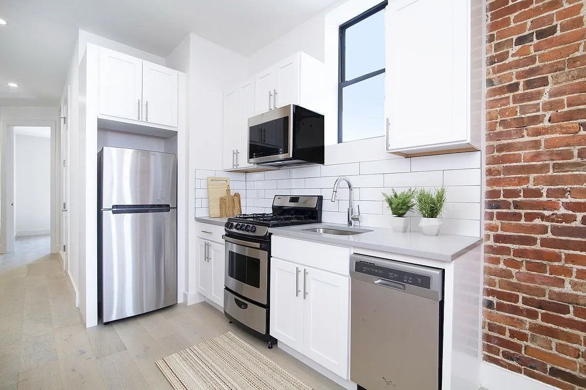 16 Stanhope St #3R - Photo 5 of 7