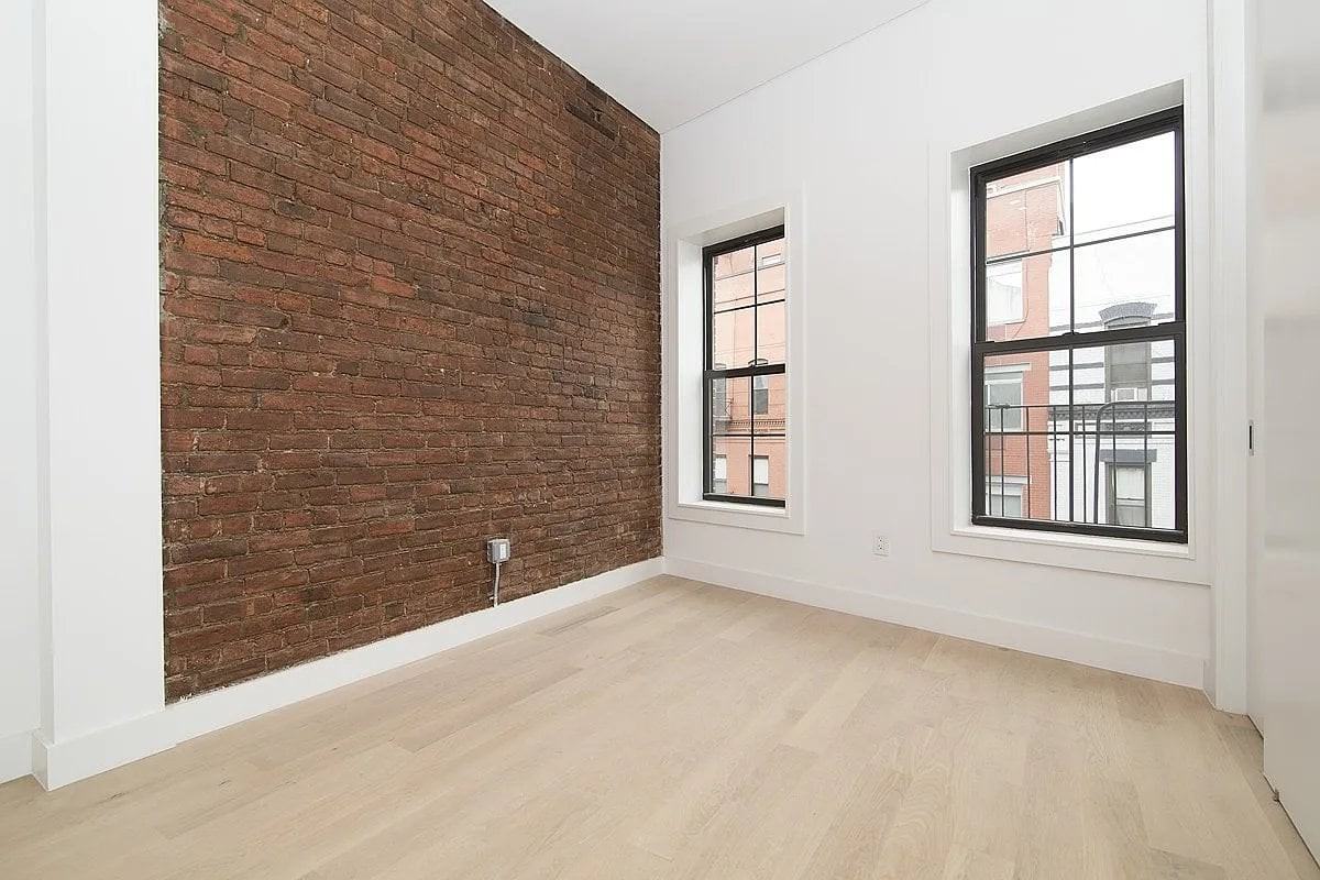 26 Prince St #14 - Photo 2 of 5