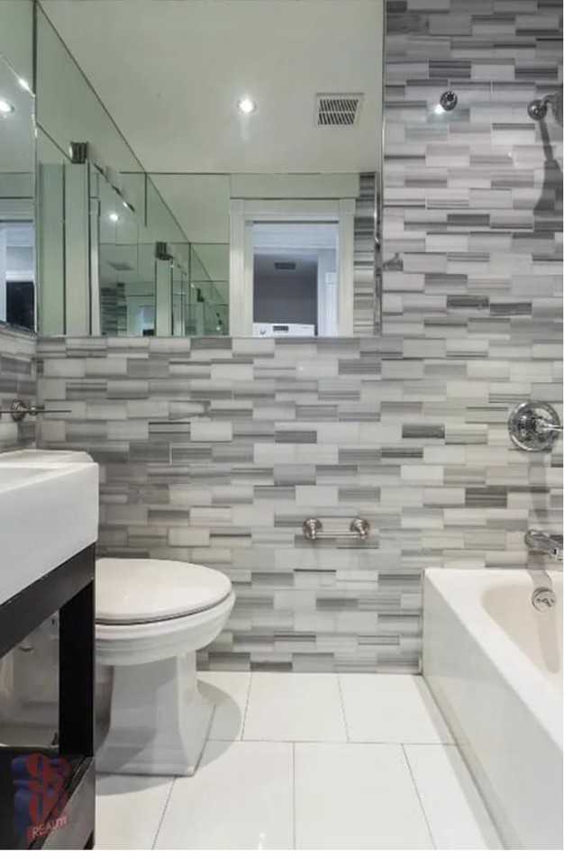 438 W 52nd St #C7 - Photo 5 of 7