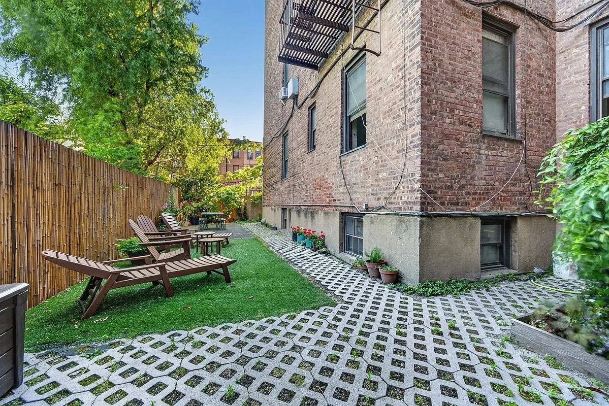 960 Sterling Pl #B - Photo 5 of 5