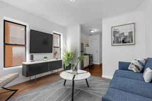 featured image of 207 Madison St #18