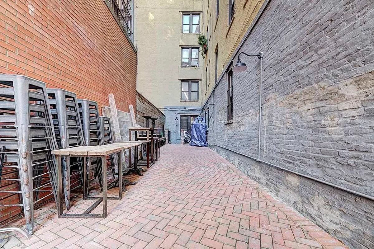 207 Madison St #18 - Photo 6 of 11