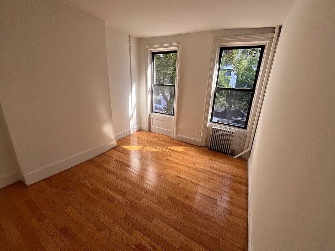503 W 45th St #2E - Photo 2 of 4