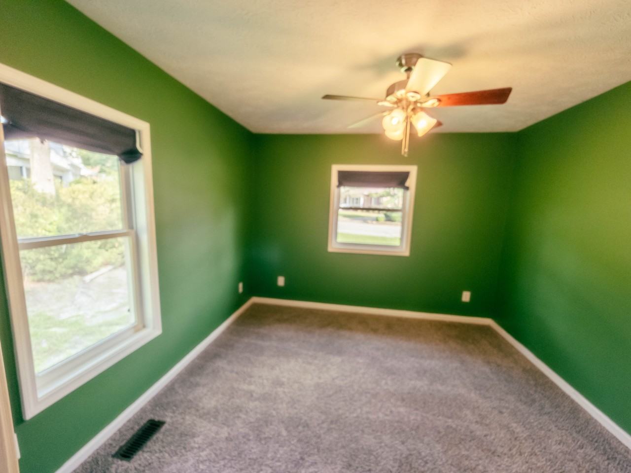 200 Rowland Cir - Photo 7 of 17