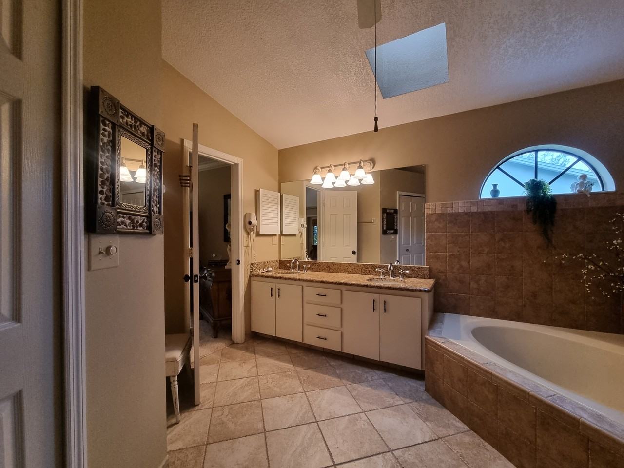 317 Caen Ct - Photo 6 of 11
