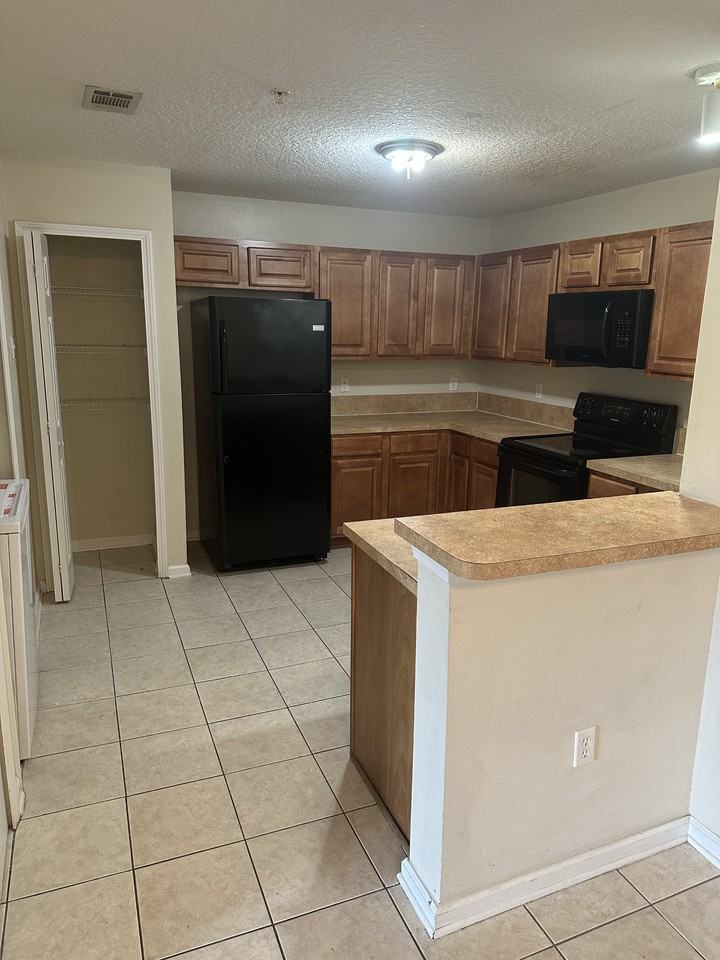 9595 Amarante Cir #16 - Photo 6 of 20