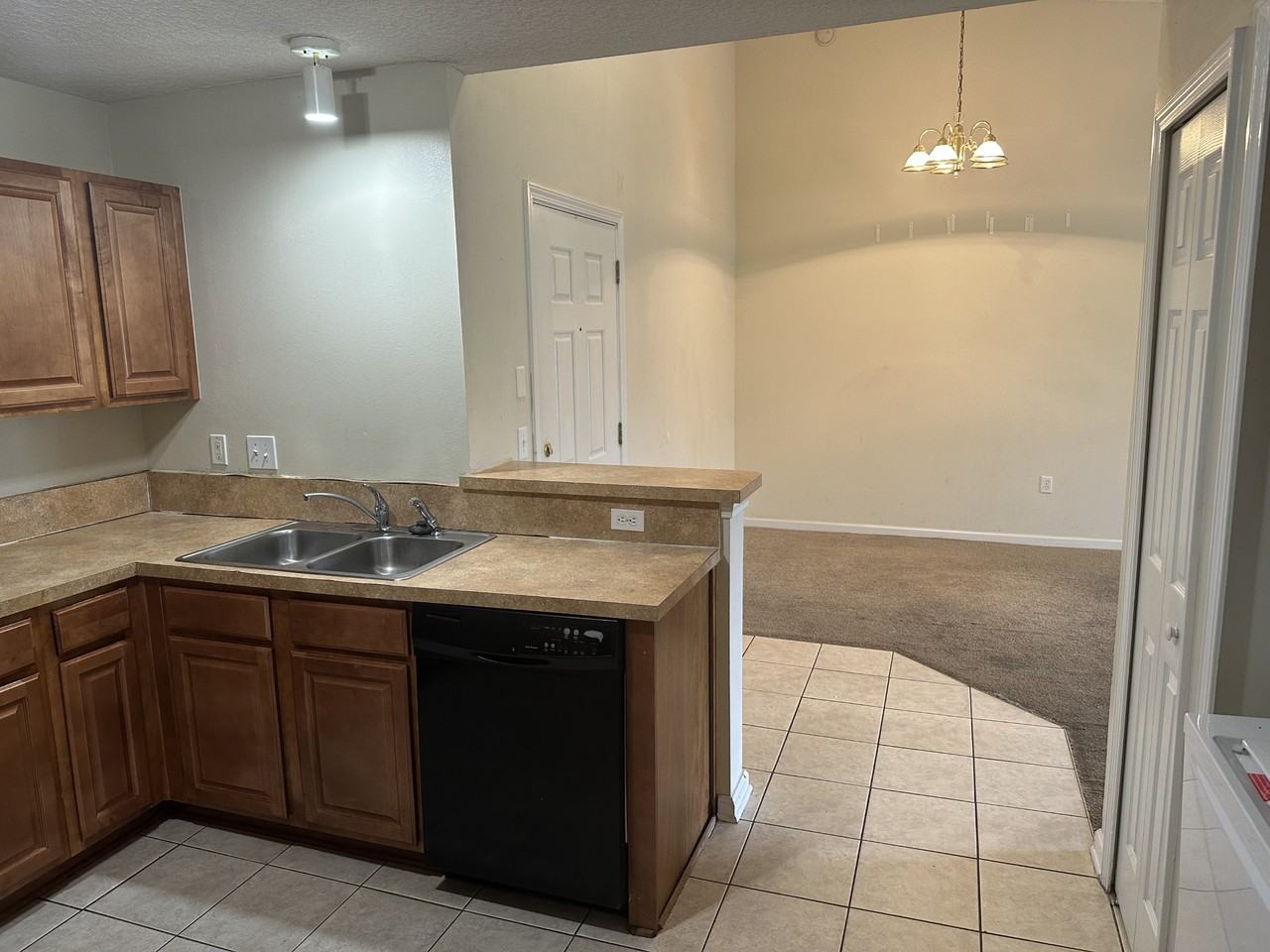 9595 Amarante Cir #16 - Photo 7 of 20