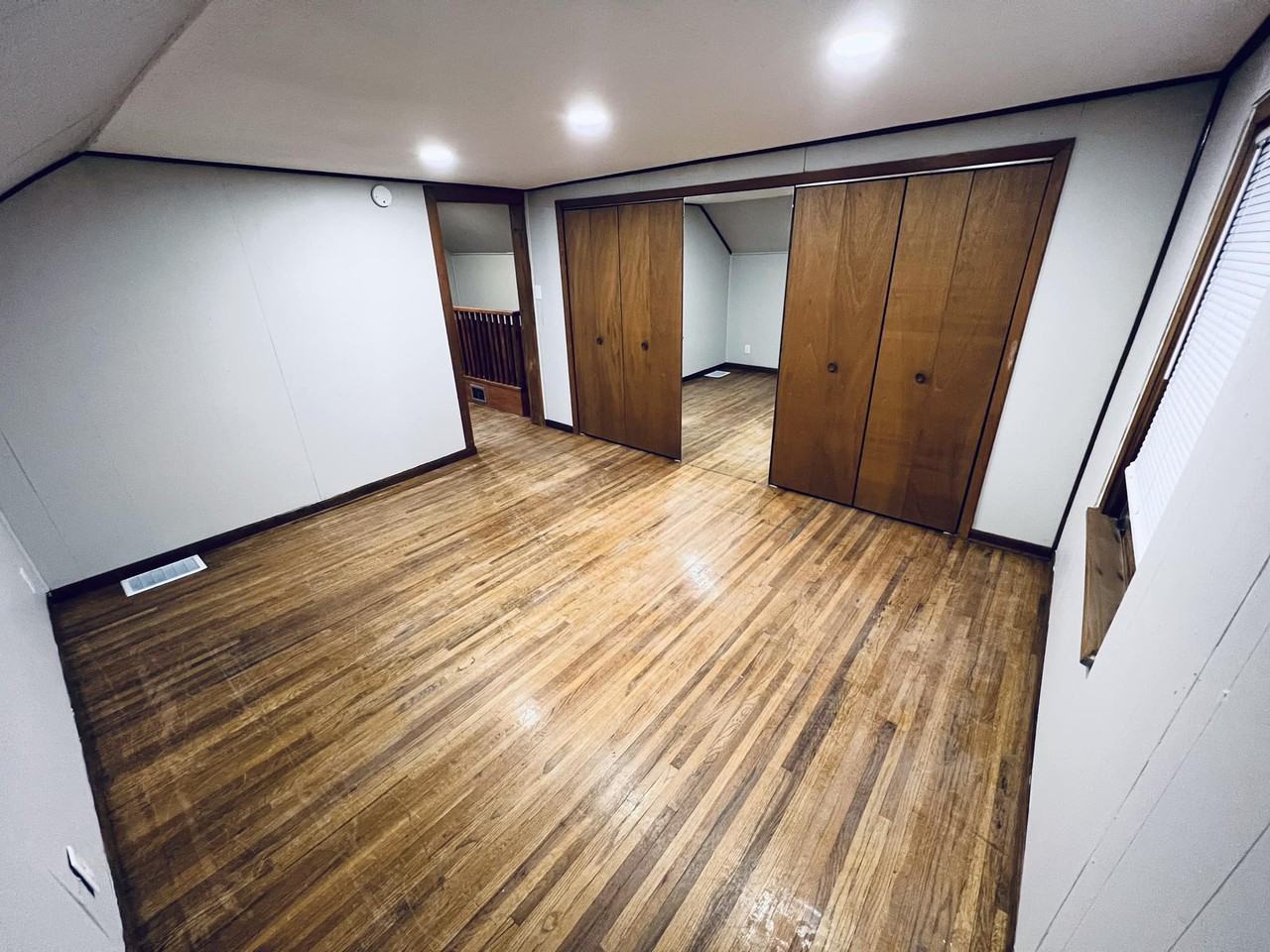 410 Wisconsin St - Photo 2 of 12