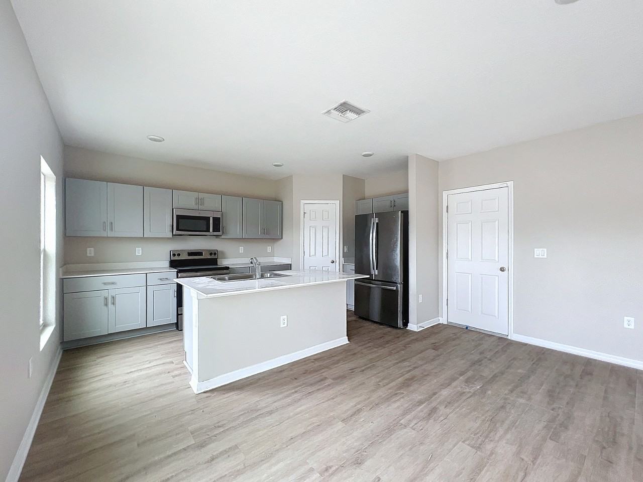 1404 Axel Cir - Photo 7 of 16