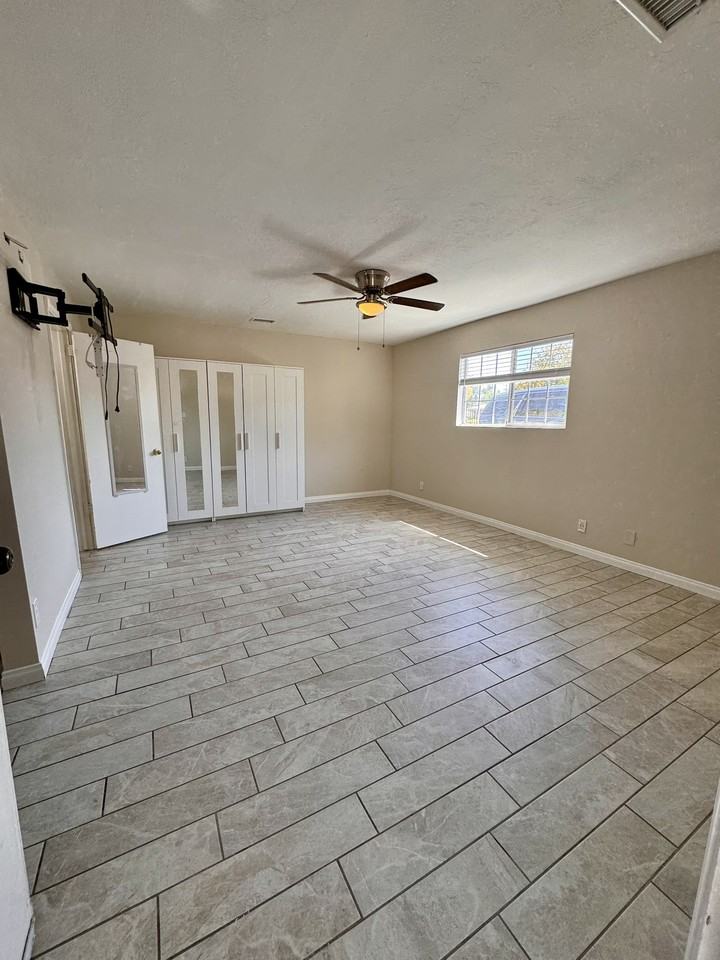 157 California Ave - Photo 3 of 10