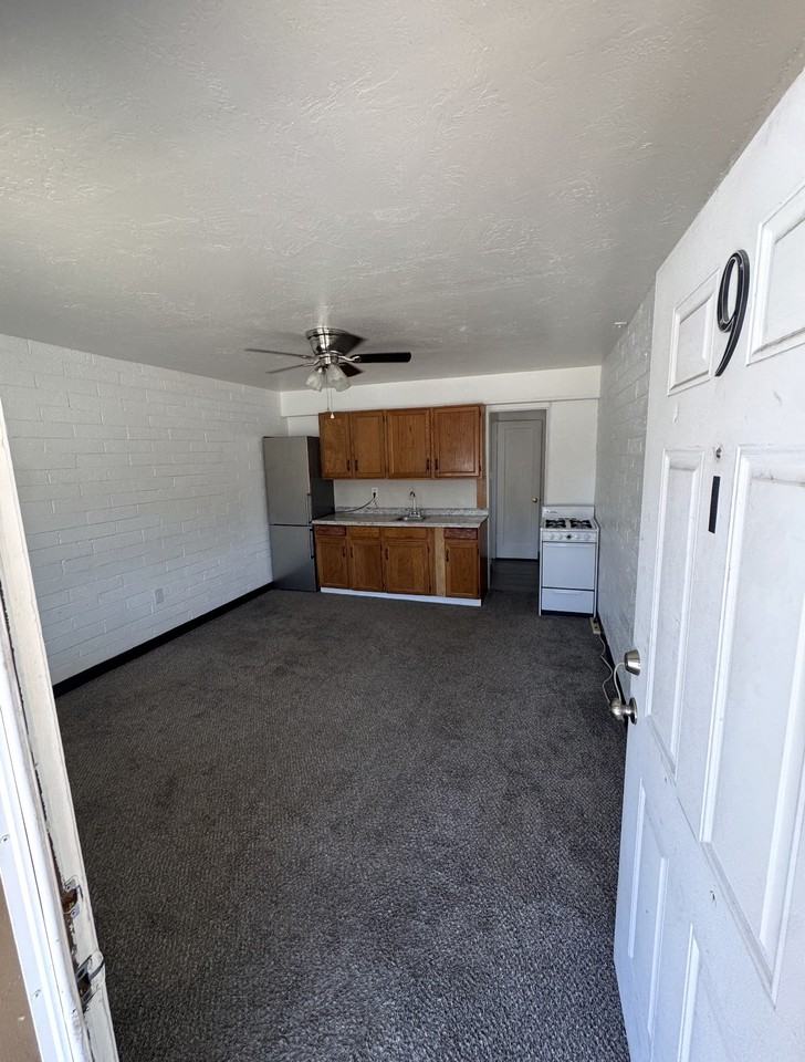 221 S Main Ave #9 - Photo 3 of 7