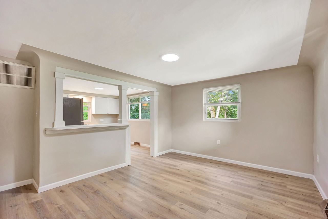 90 Miami St #1 - Photo 3 of 10